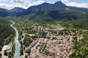 Charmant studio en plein coeur du village bis, Castellane